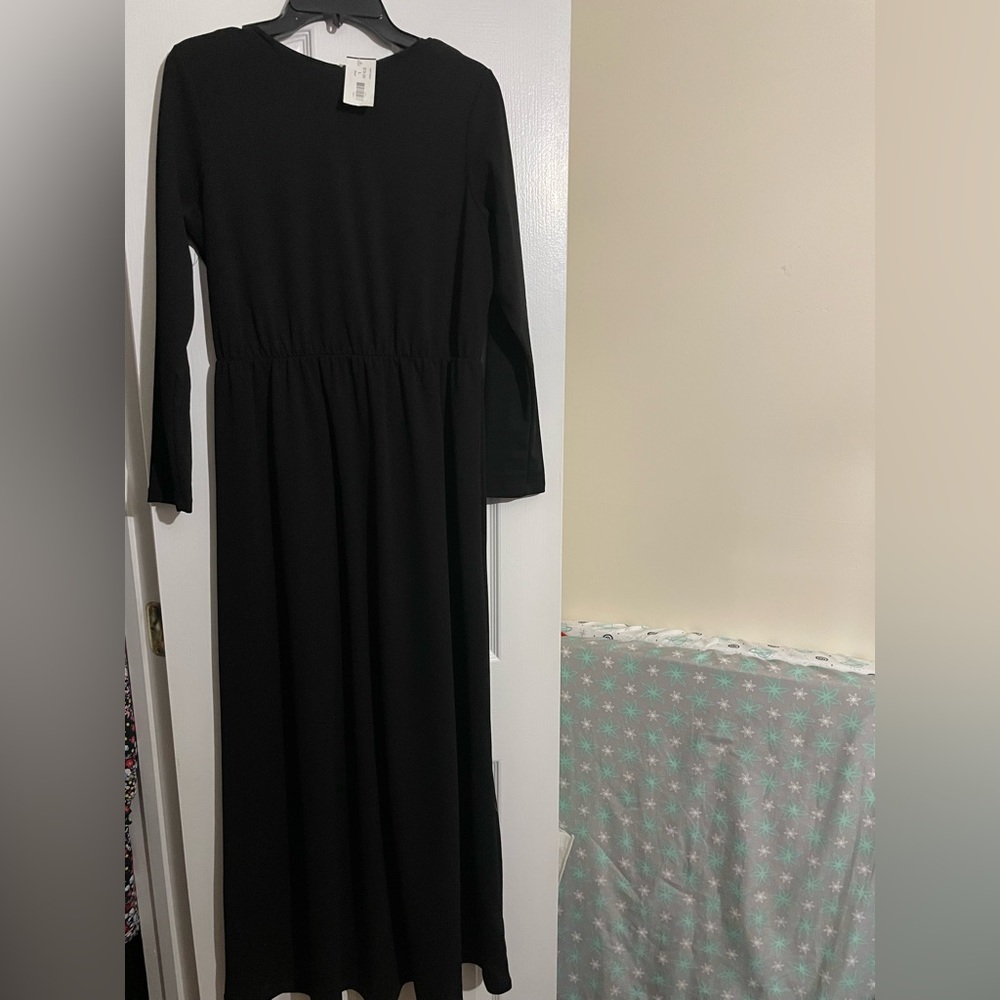 Black long sleeve maxi dress. NWT size L
